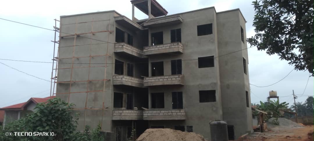 Chantier de l'immeuble RDC+3 en construction, Yaoundé