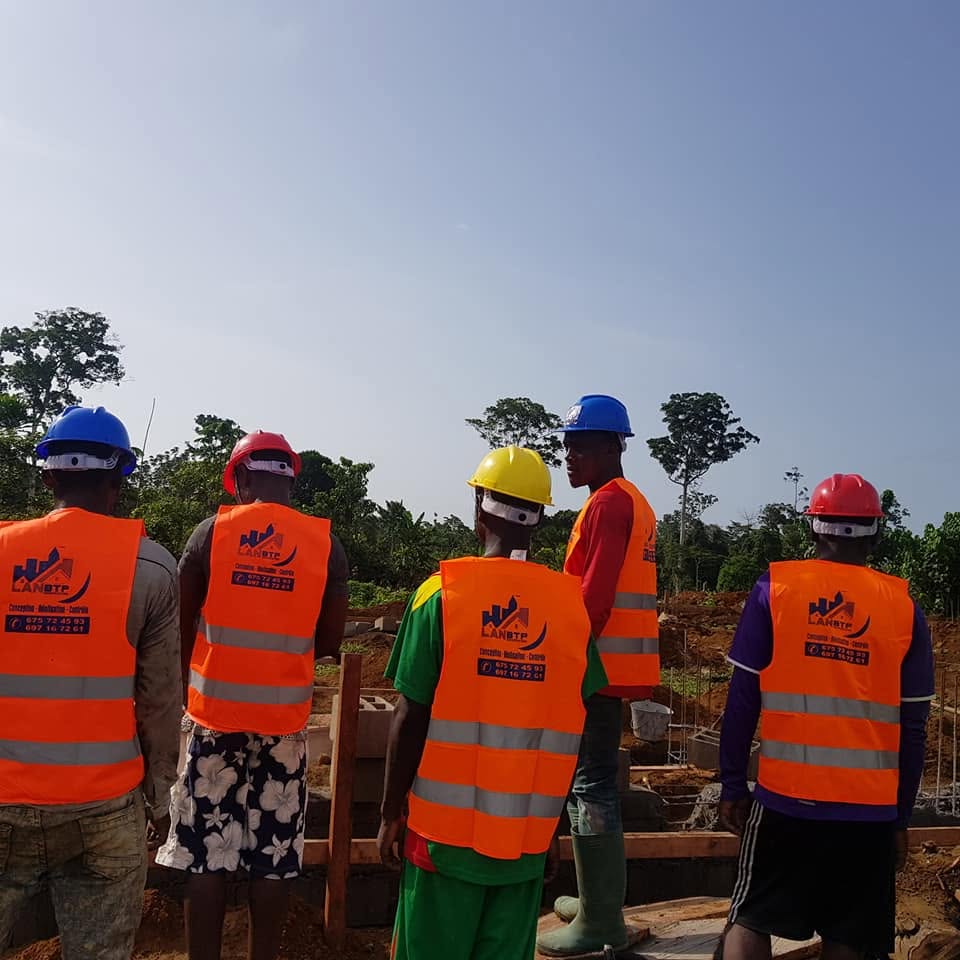 Équipe Group LAN BTP au complet sur la plateforme d'un chantier