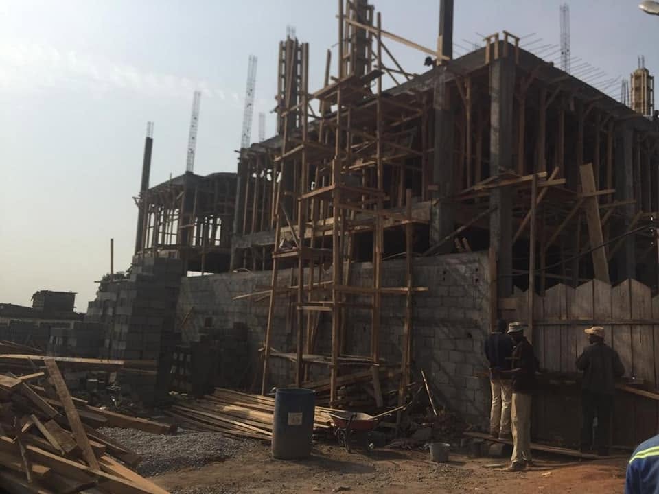 Coulage du béton sur chantier Group LAN BTP